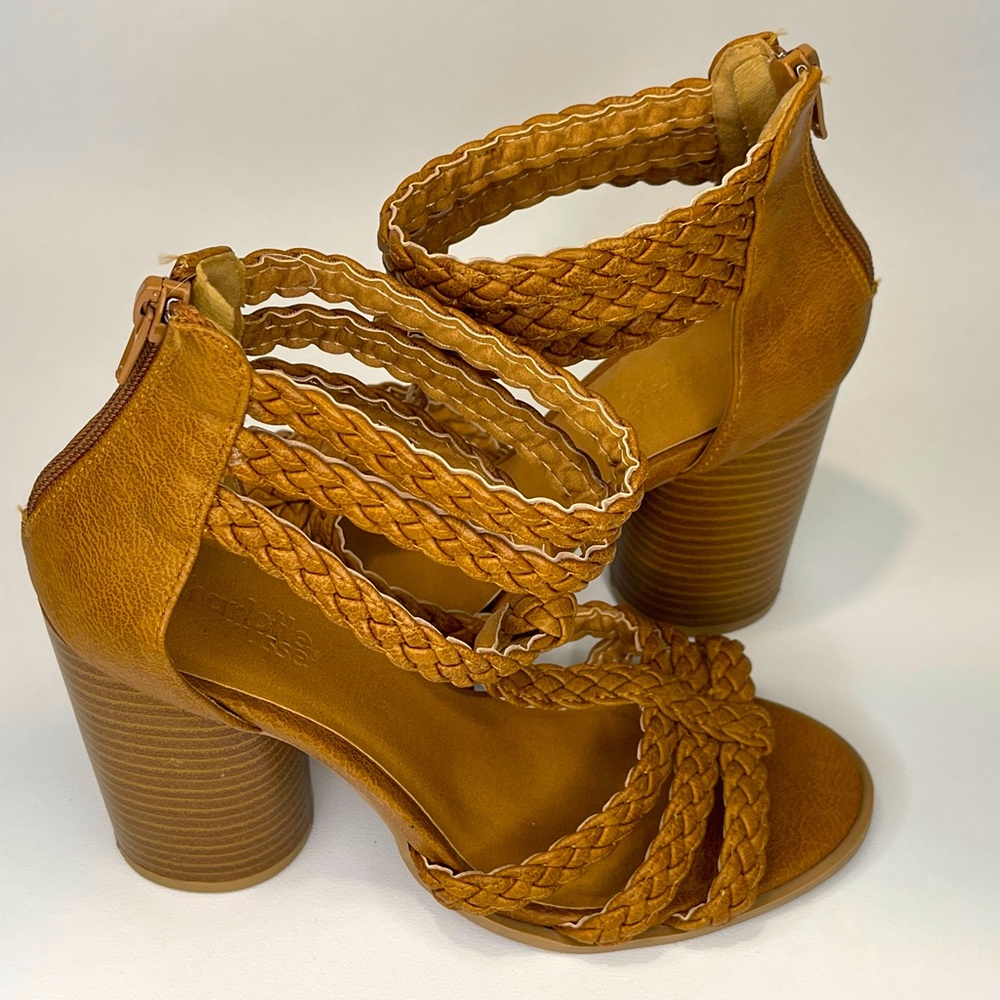 Ankle bound Heals (6)